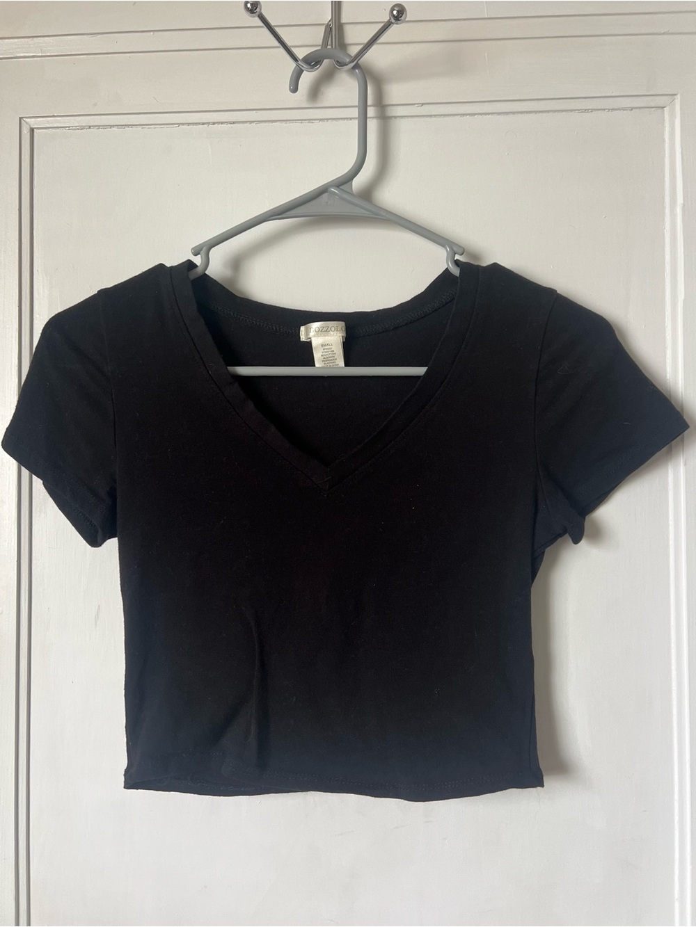 Bozzolo Black V-Neck Crop Tee